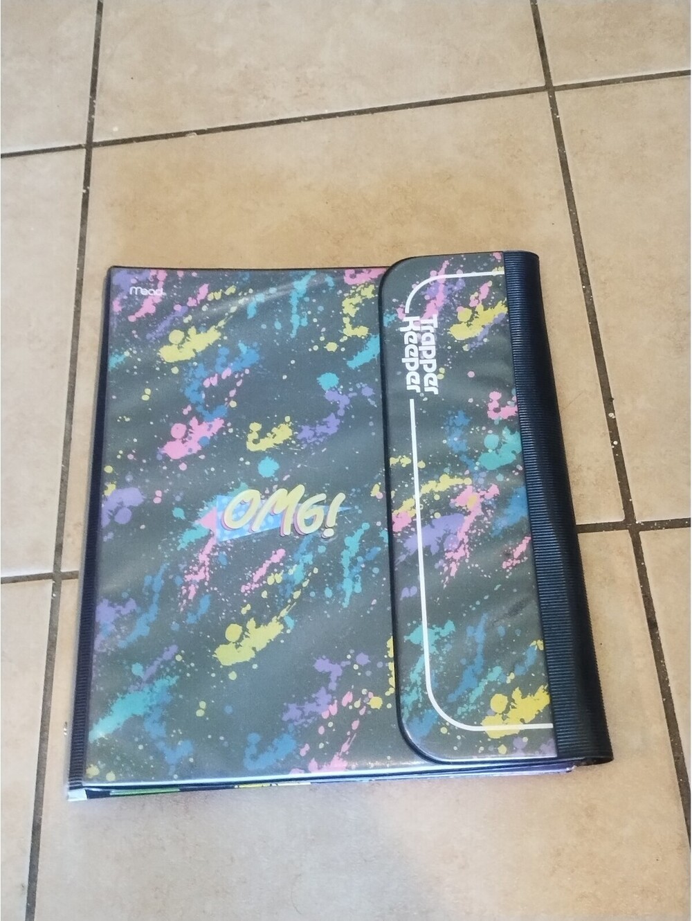 Trapper Keeper‎ Binder splatter Design, 1 Inch Binder with Folders and Pockets